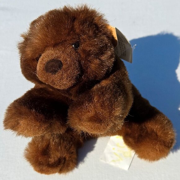 Russ Berrie Li'l Grizzly 8" Realistic Bear Plush NWT Genuine Quality Teddy Bear - Picture 1 of 15